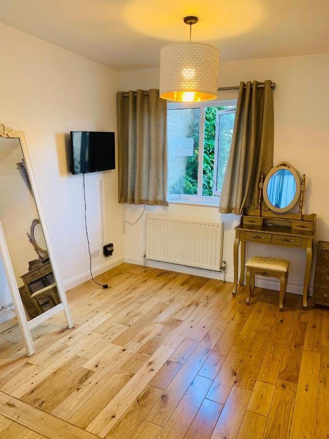 Riverside Double Room With Double Sofa Bed London Eksteriør bilde